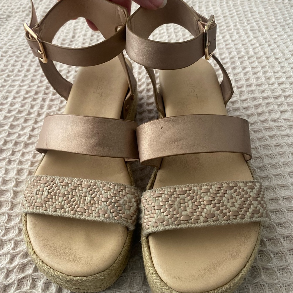 Girls’s Tan Sandals